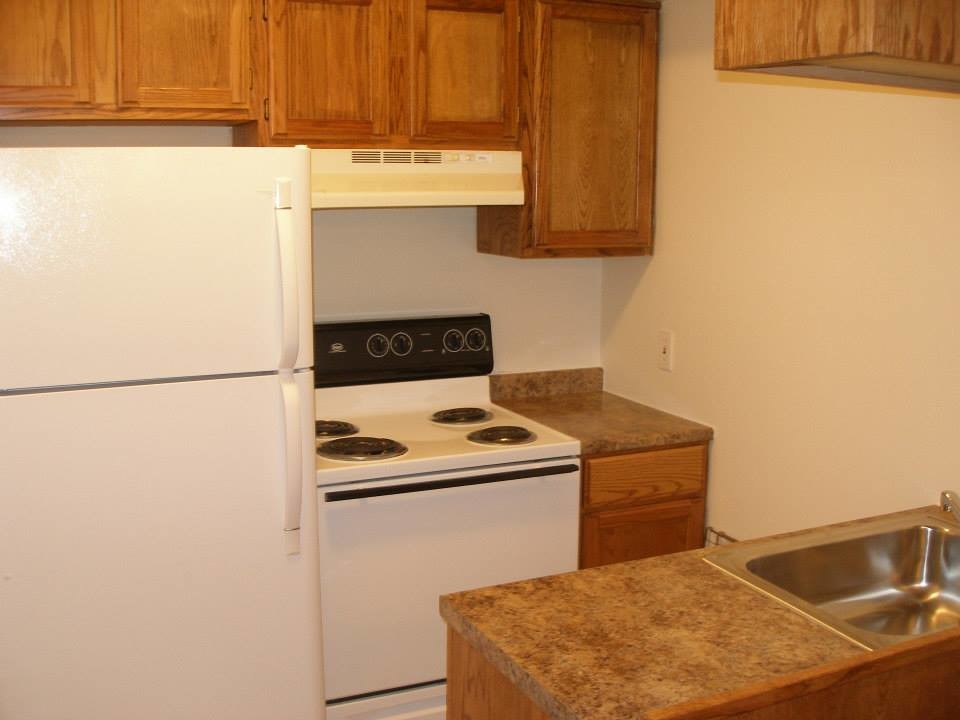 Primary Photo - 100 Everhard Rd SW