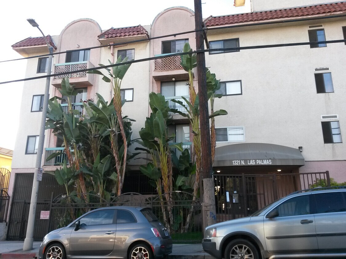 Primary Photo - 1321 N Las Palmas Ave
