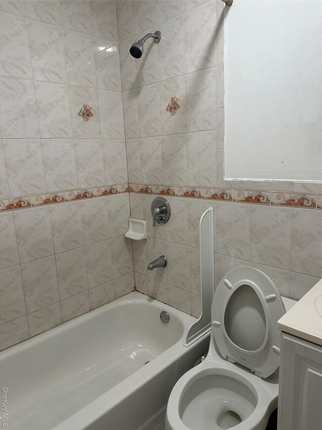 Building Photo - 180-11 146th Ave