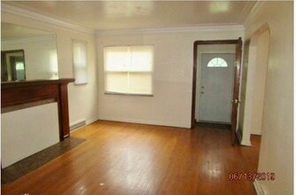 Building Photo - 9219 McKinney St