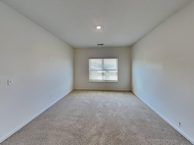 Foto del edificio - 39 Empire Ln