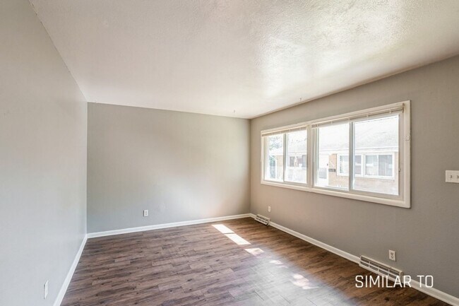 Foto del edificio - 3422 SW 8th St