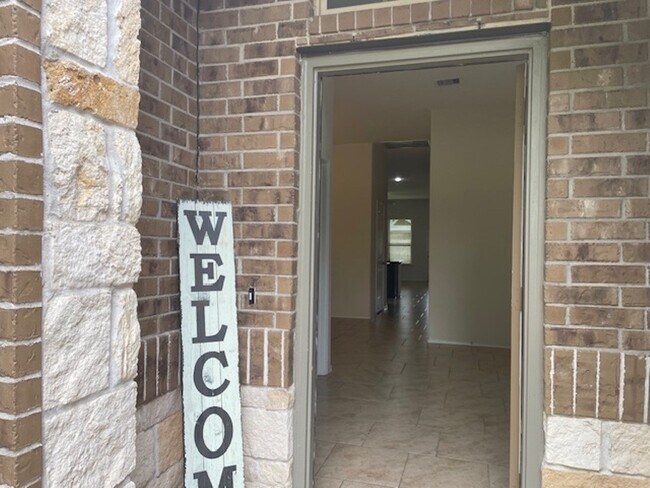 Building Photo - 23727 San Barria Dr
