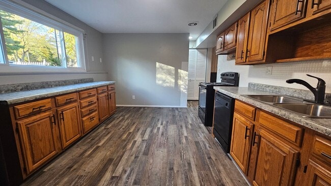 Foto del edificio - 1258 Richard Ct