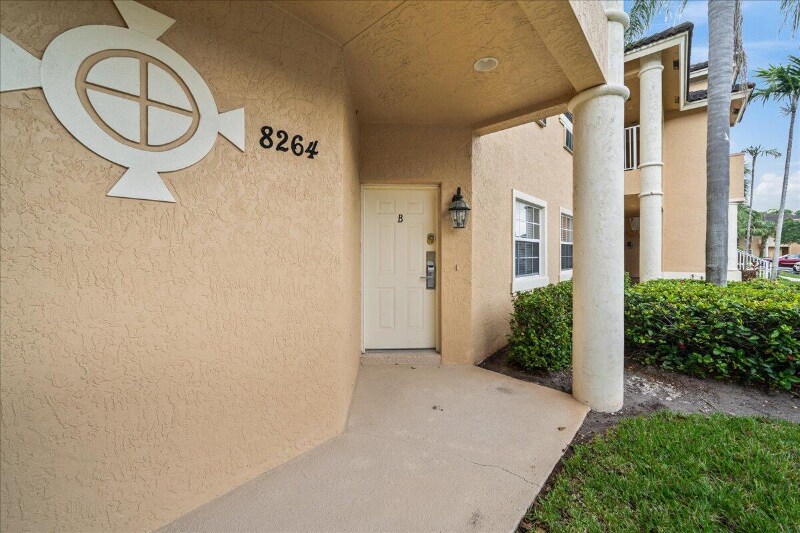 Foto principal - 8264 Mulligan Cir
