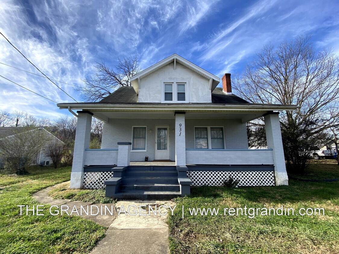 Foto principal - 931 13th St SE