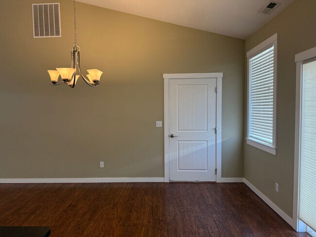 Building Photo - Now renting 3 bedroom 2 bathroom House, visit our website at www.stillproperties.com
