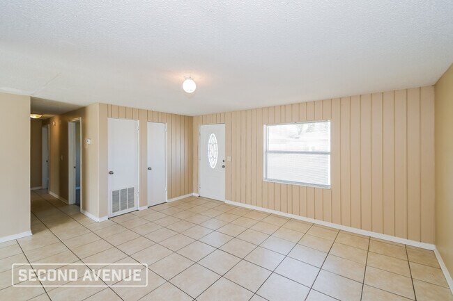 Foto del edificio - 10966 Whitly Ct