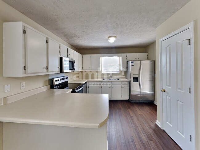 Foto del edificio - 2825 Islington Dr