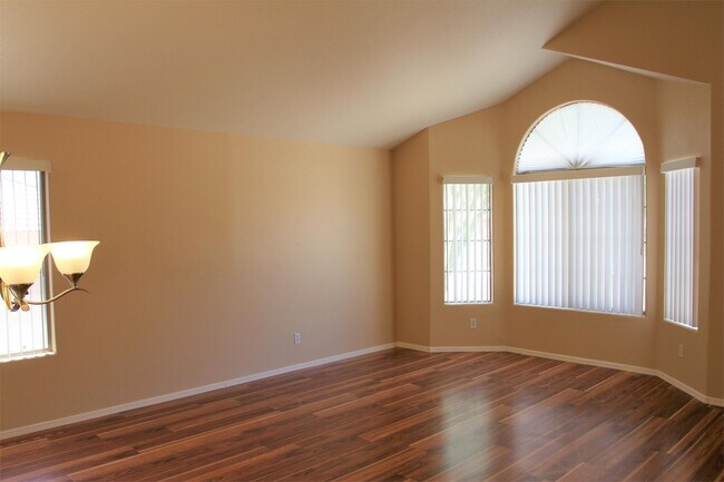 Foto del edificio - 26031 N 65th Dr
