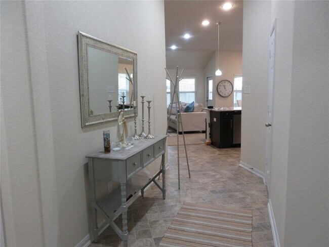 Foto del edificio - 18327 Hickory Trunnel Ln