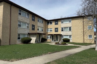 Building Photo - 8300 W Forest Preserve Dr
