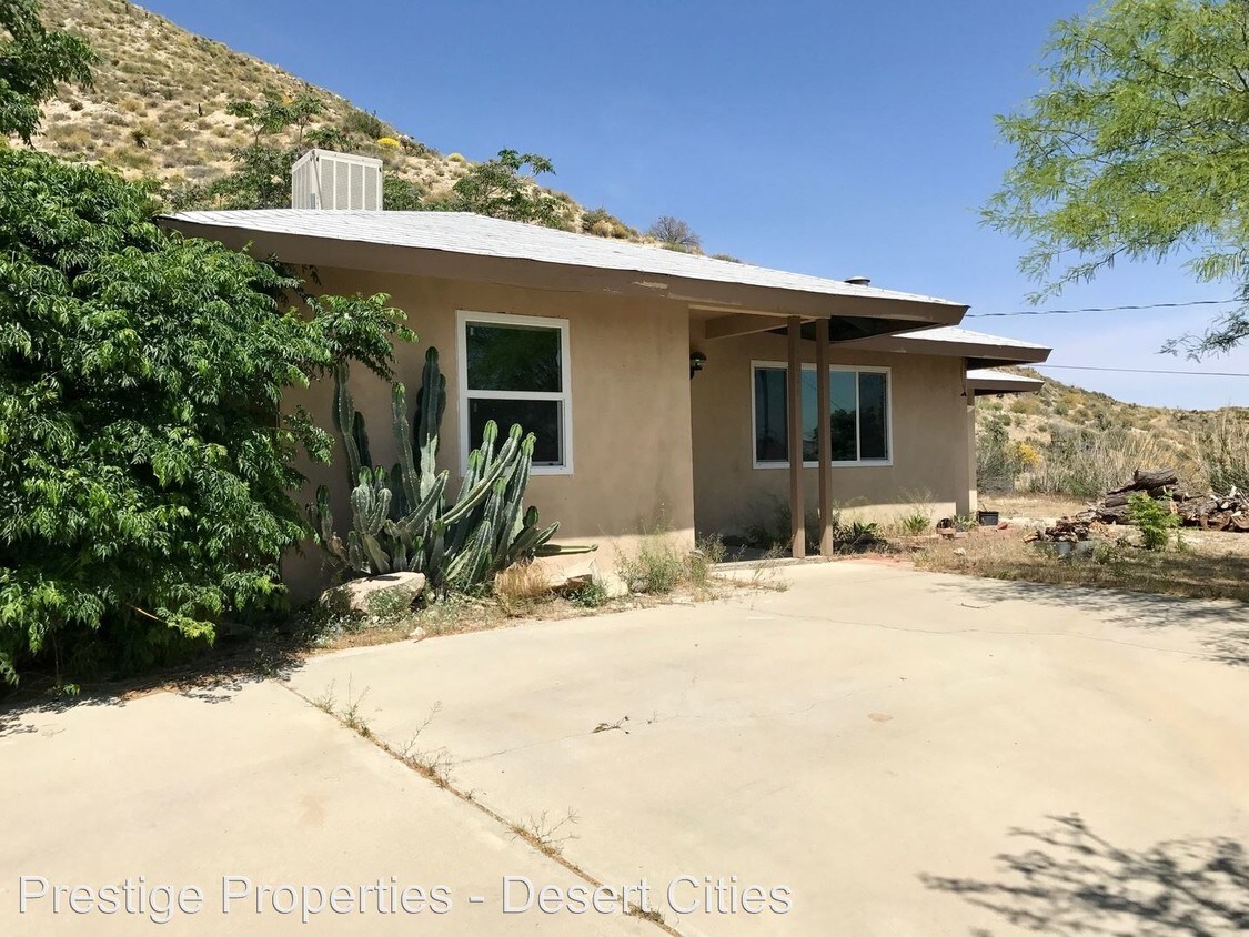 Primary Photo - 48948 Vista Dr