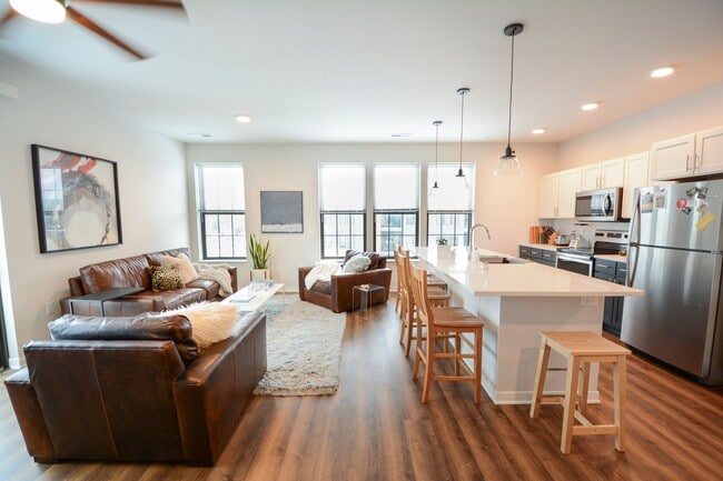 Building Photo - Garver Point