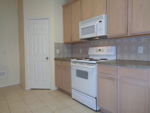 Building Photo - 3706 Balsam Fir Dr
