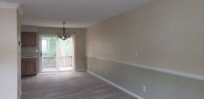Dining Room - 200 Lambert Ter
