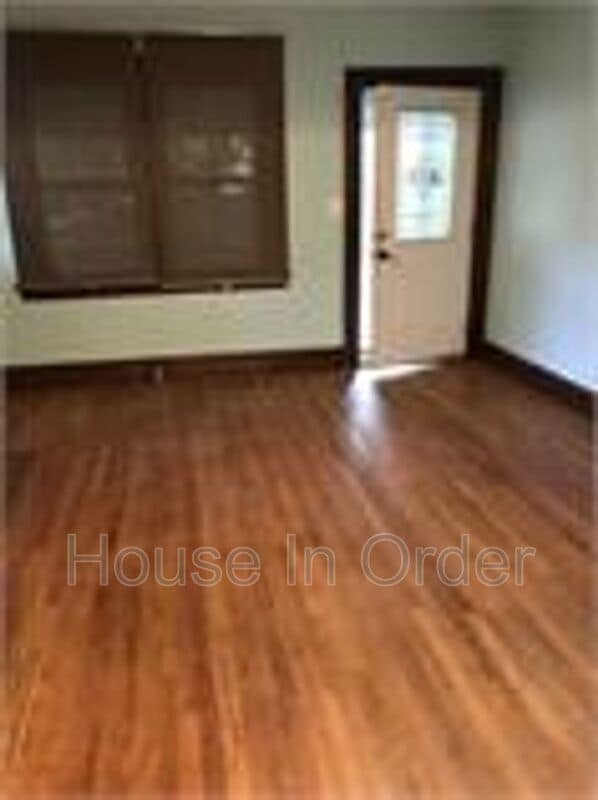 Building Photo - 15 Conestee Pl