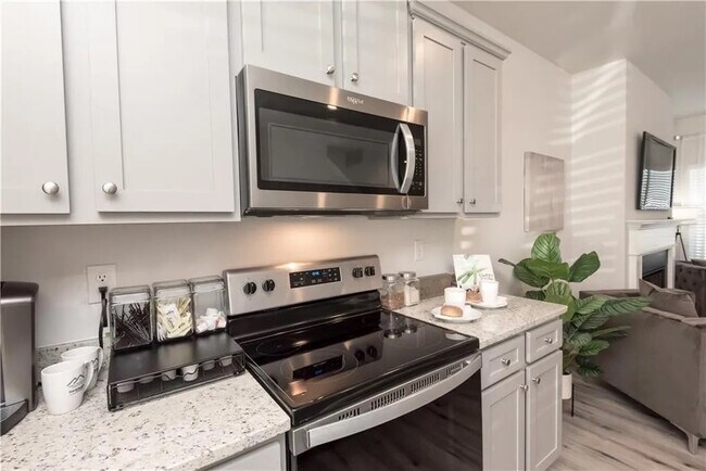 Foto del edificio - Room in Townhome on Shaffer Ct