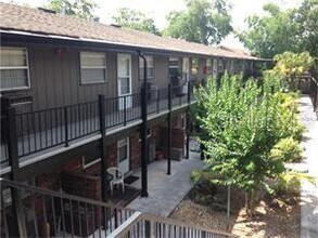 Building Photo - 851 Miles Ave