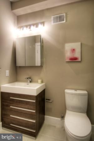 Foto del edificio - 2332 Carpenter St