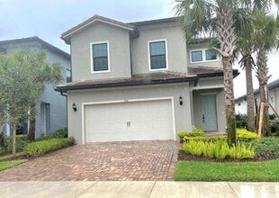 Building Photo - 4534 Pinehurst Trl W