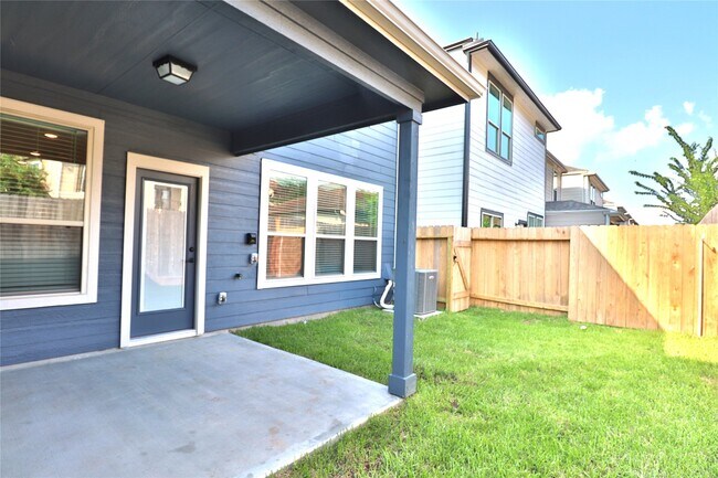 Building Photo - 10413 Harmon Smith Dr.