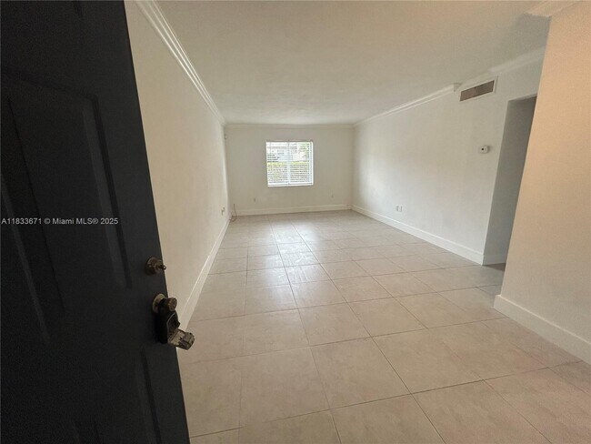 Building Photo - 8607 SW 68th Ct