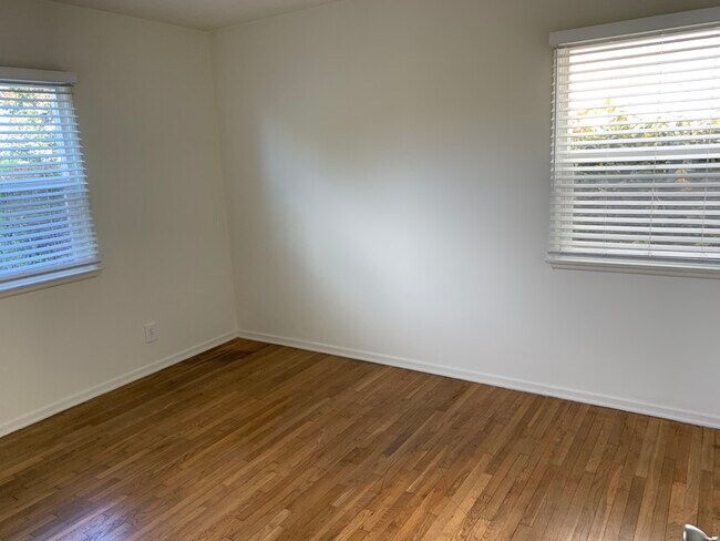 Bedroom - 2404 Penmar Ave