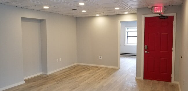 Building Photo - 2315 E Westmoreland St