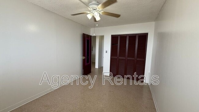 Building Photo - 1125 Young St