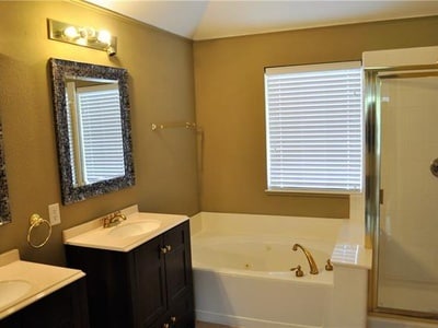 Foto del edificio - 5028 Enclave Ct