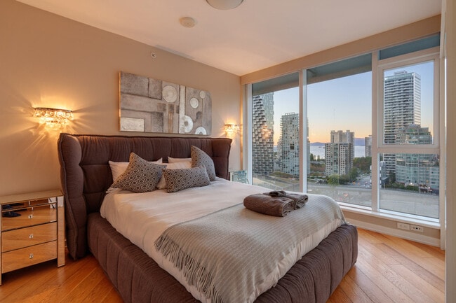 Building Photo - 1372 Seymour St