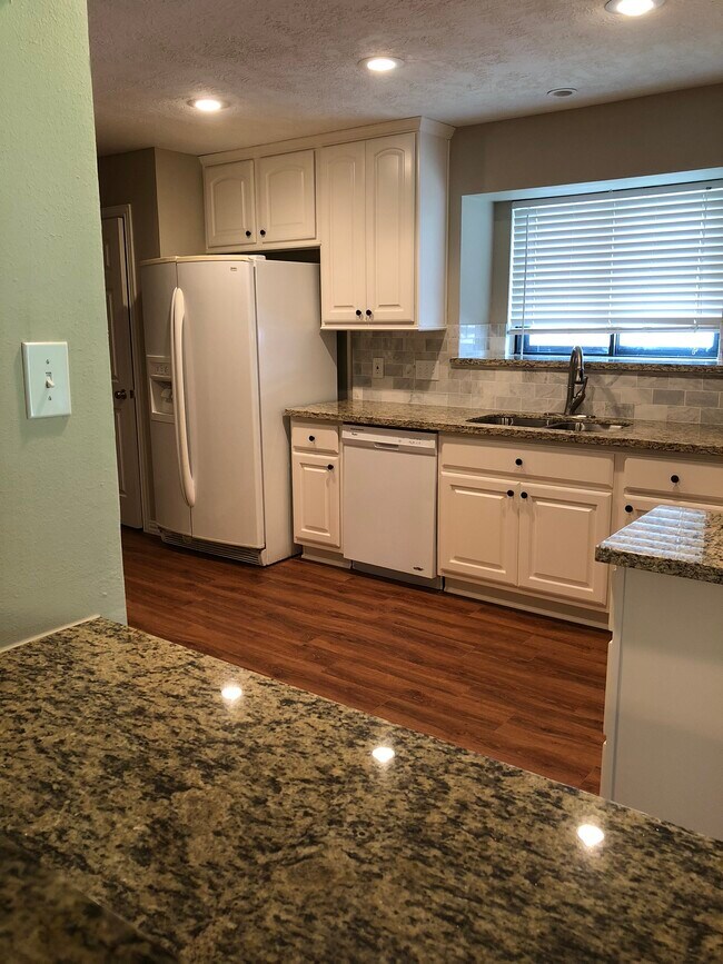 Foto del edificio - 22014 Shady Valley Dr