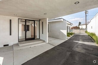 Building Photo - 8809 Sunland Blvd
