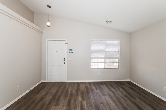 Foto del edificio - 10633 W Pima St