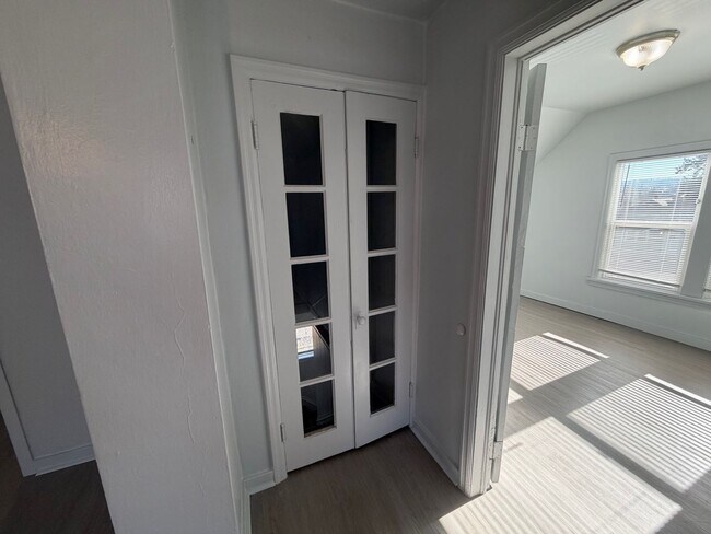 Foto del edificio - 2204 W College Ave