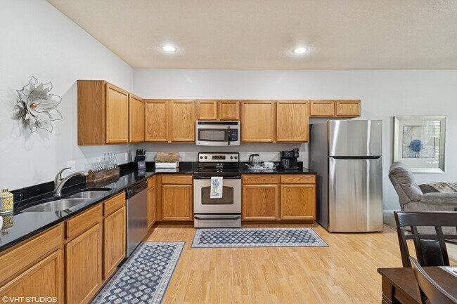fully furnished kitchen - 284 SE Booth Ave