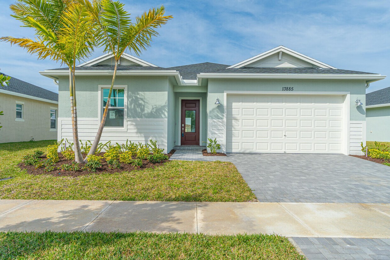 Foto principal - 13885 SE Riversway St