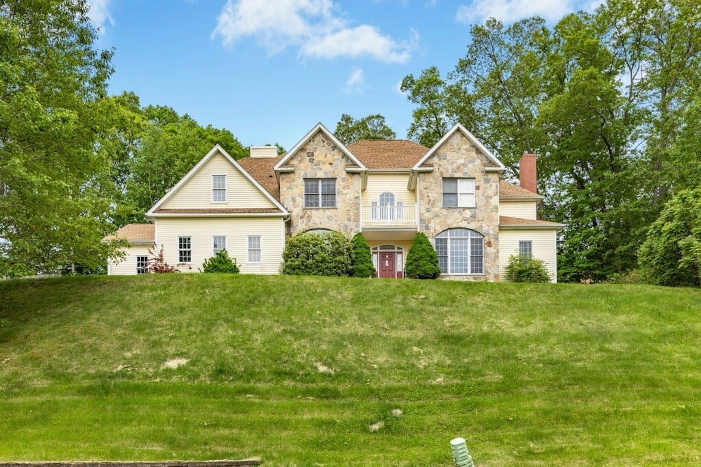 Primary Photo - 2 Arrowhead Ln