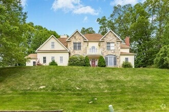 Building Photo - 2 Arrowhead Ln