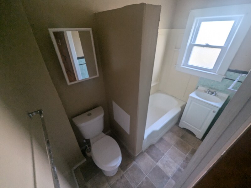 410 W 23rd St Lorain, OH 44052 – photo 5