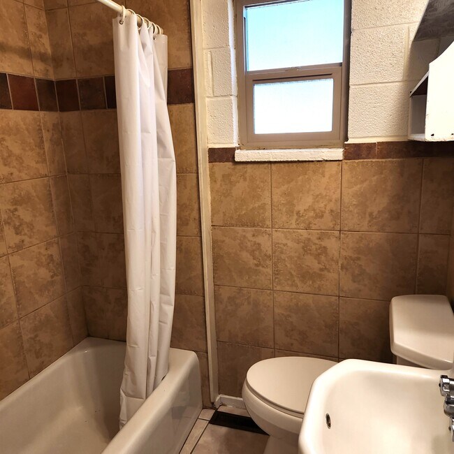 Building Photo - 10370 Ute Pass Ave