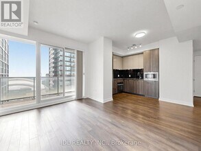 Building Photo - 125 Blue Jays Way