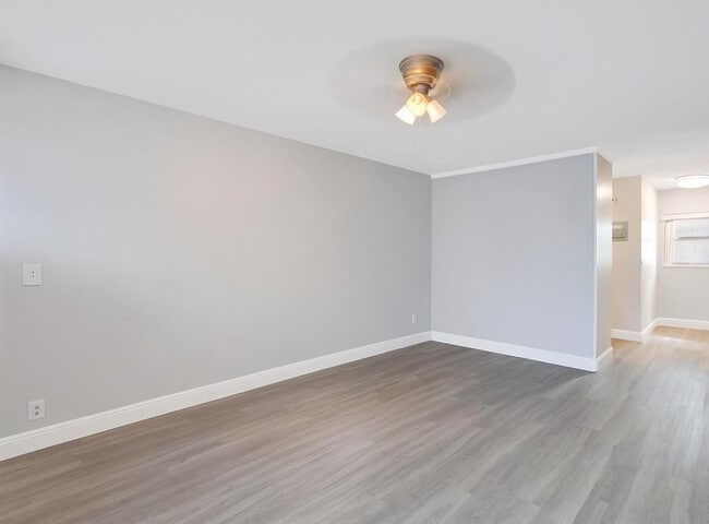 Building Photo - 4228 N Ocean Blvd