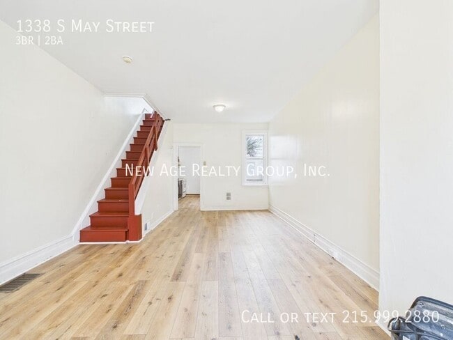 Building Photo - 1338 S May St