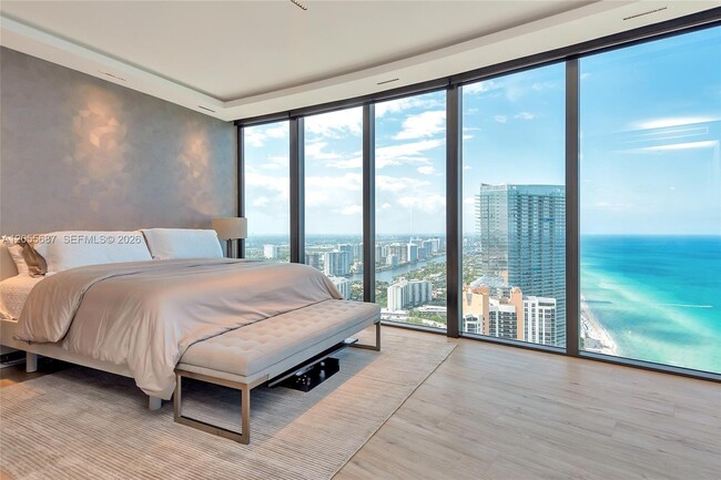 Foto del edificio - 18555 Collins Ave