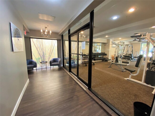 Building Photo - 510 Lovett Blvd