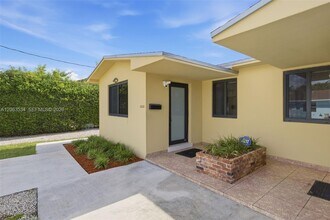 Building Photo - 2625 SW 29th Ave