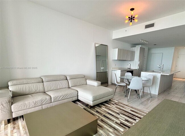 Foto del edificio - 480 NE 31st St