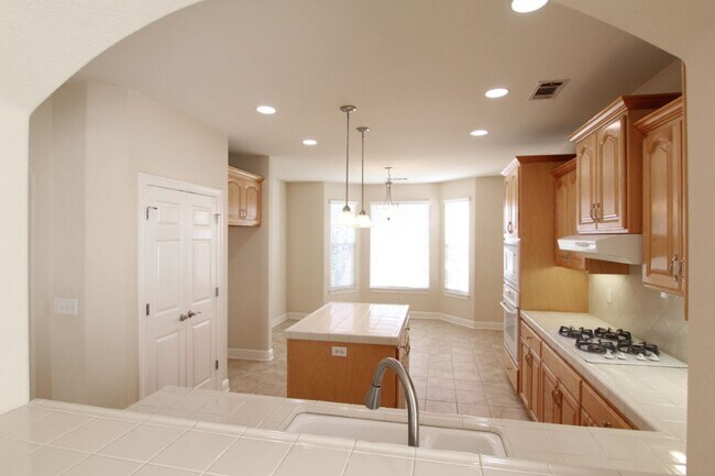 Foto del edificio - Spacious Home Near Mountain View School wi...